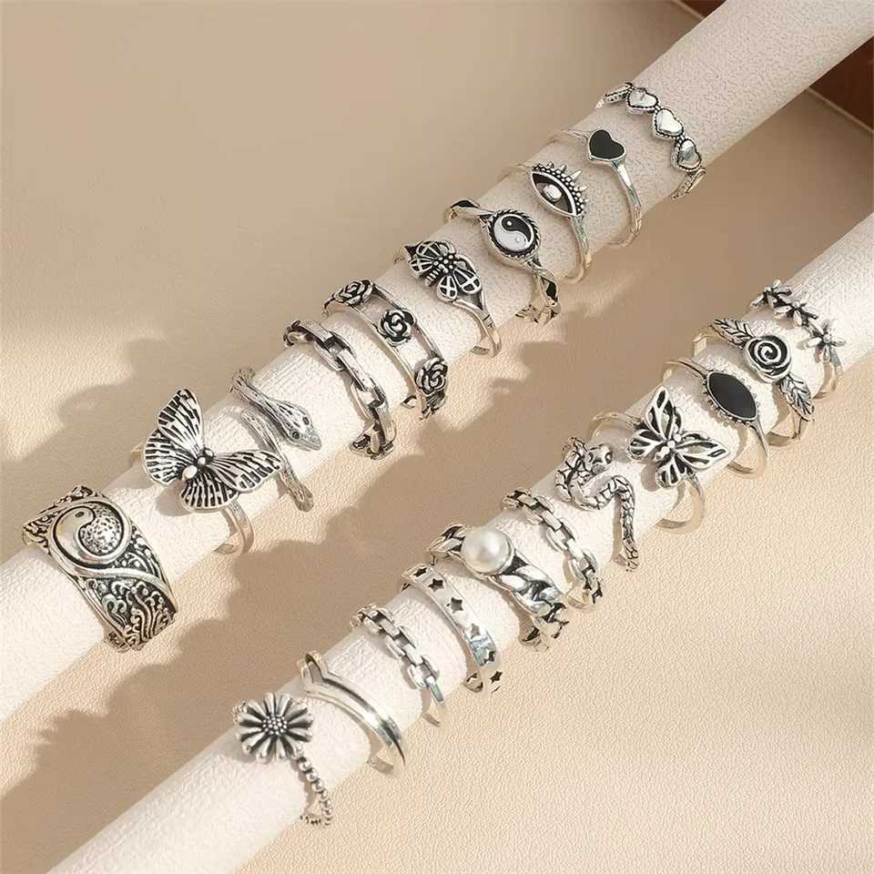 21 Pcs Gothic Rings Set for Women Fashion Simple Snake Butterfly Evil Eye Finger Ring Trendy Punk Jewelry Gifts 2024 NewXJ250219