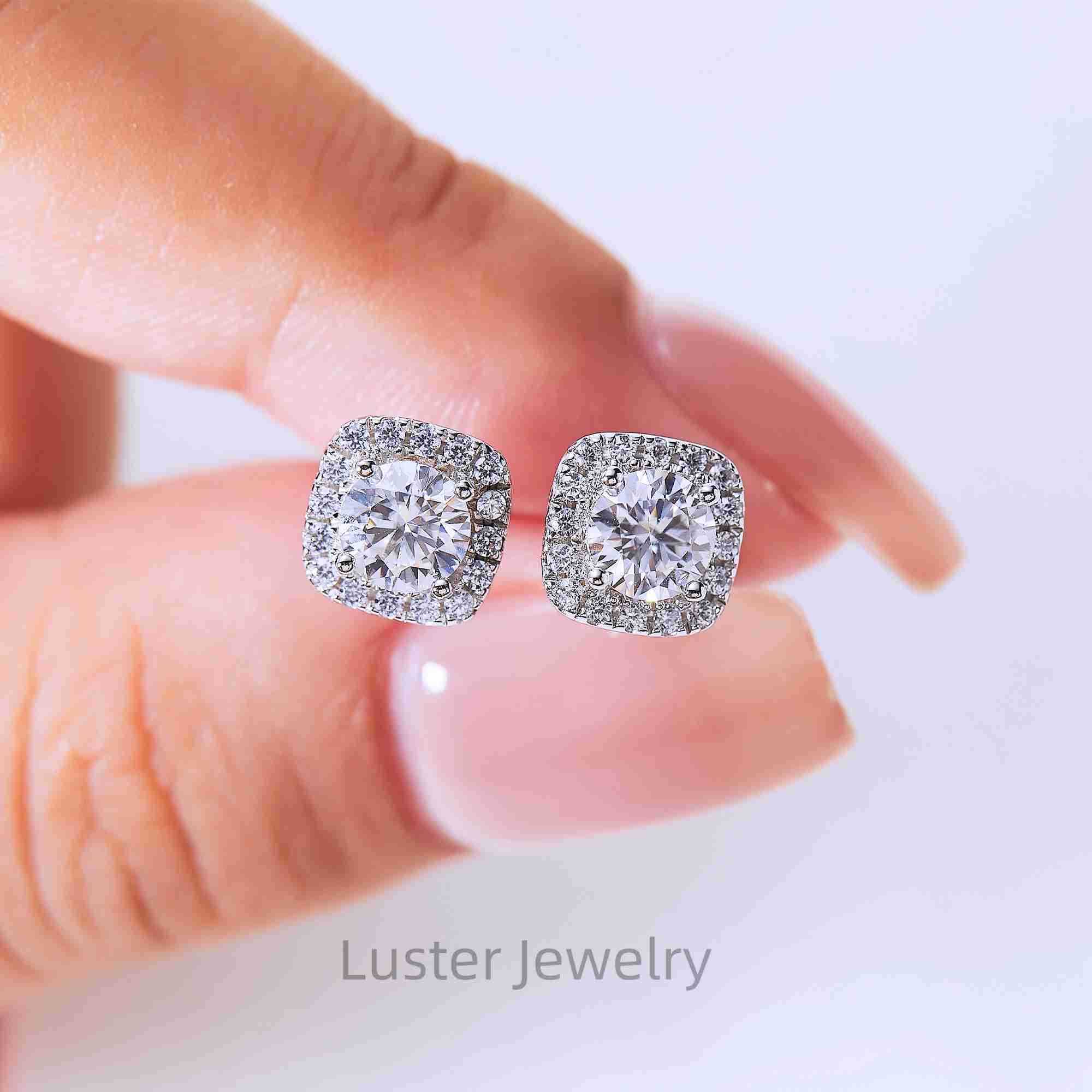 Luster Womens S925 Sterling Silver Moissanite Diamond Stud Earrings 0.5ct D White Round Moissanite Halo Earrings