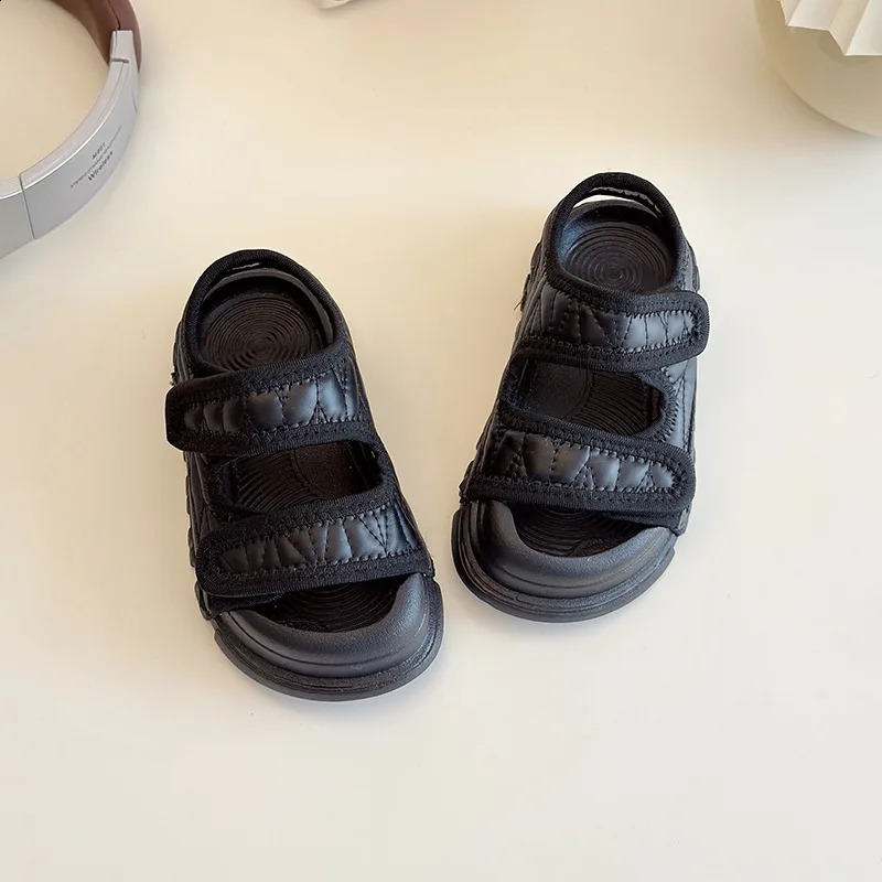 Childrens Casual Sandals Flat Shoes Childrens Summer Beach Shoes Girls Safety Hats Solid Color Sprots Sandals I01242 250219
