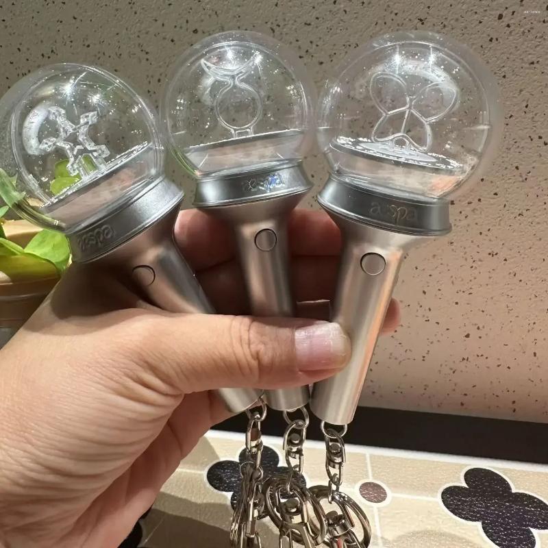 Keychains Kawaii Kpop Groups Mini Light Stick Creative Lights Keyrings Bag Pendant Key Tings Fans Collections Gifts