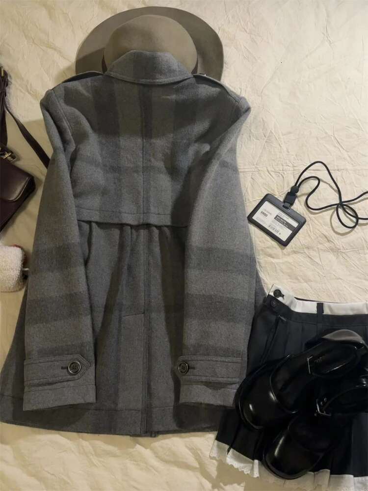 Casual Wool Short Overcoats Women Design Elegant Korean Fashion Y2k Jacket Office Lady Striped Thin Dress Coats Outfits Autumn