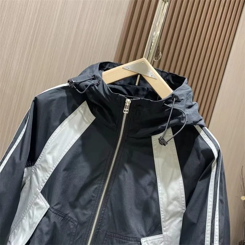 Mens Clothing Spring and Autumn Hooded Man Jackets for Men Campus Baseball Uniforms Coat Sales of Windbreaker 250218