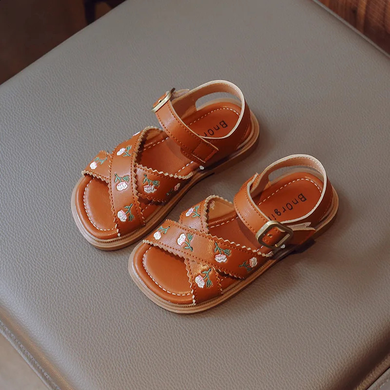 Girls Sandals Summer Embroidered Flowers Baby Girl Casual Beach Shoes Big Kids Princess Sandals Ethnic Style Sweet 250219