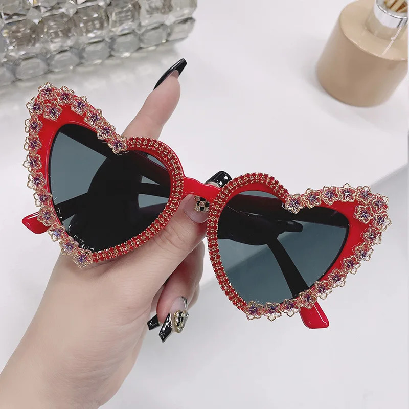 Diamond studded Love Sunglasses European and American Personalized Party Glasses Womens Stage Fashion Sunglasses 250218