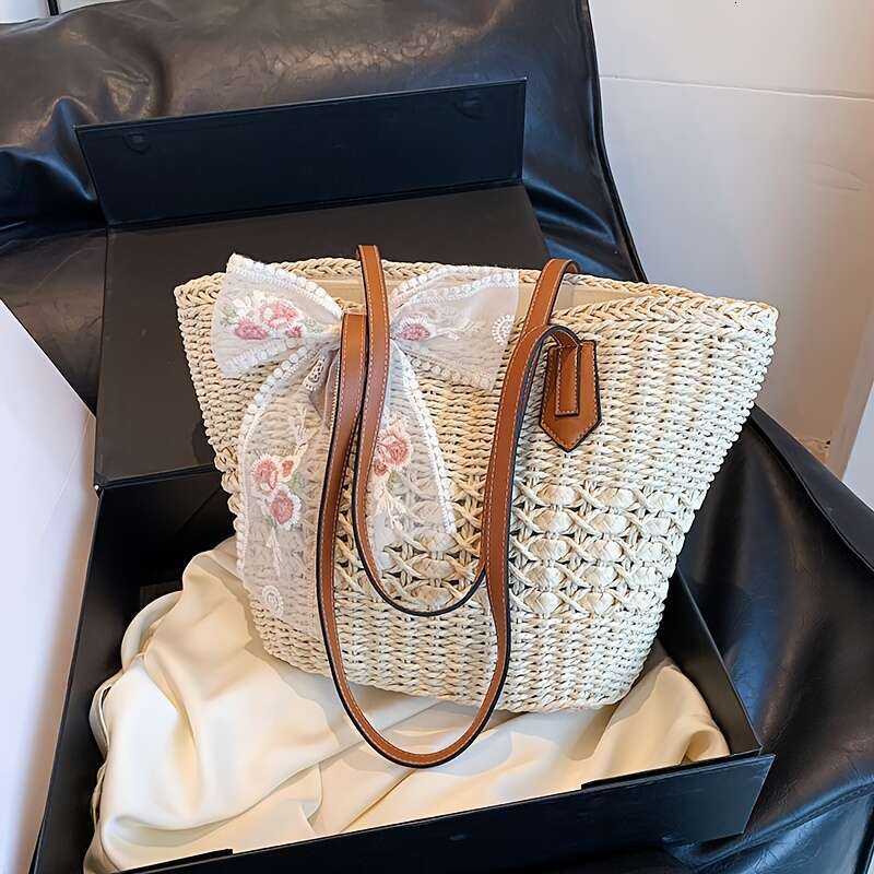 1pc Bohemian Style Handmade Straw Tote Bag for Women, Large Capacity Rattan Weave Basket with Zipper Closure, Beige and Khaki