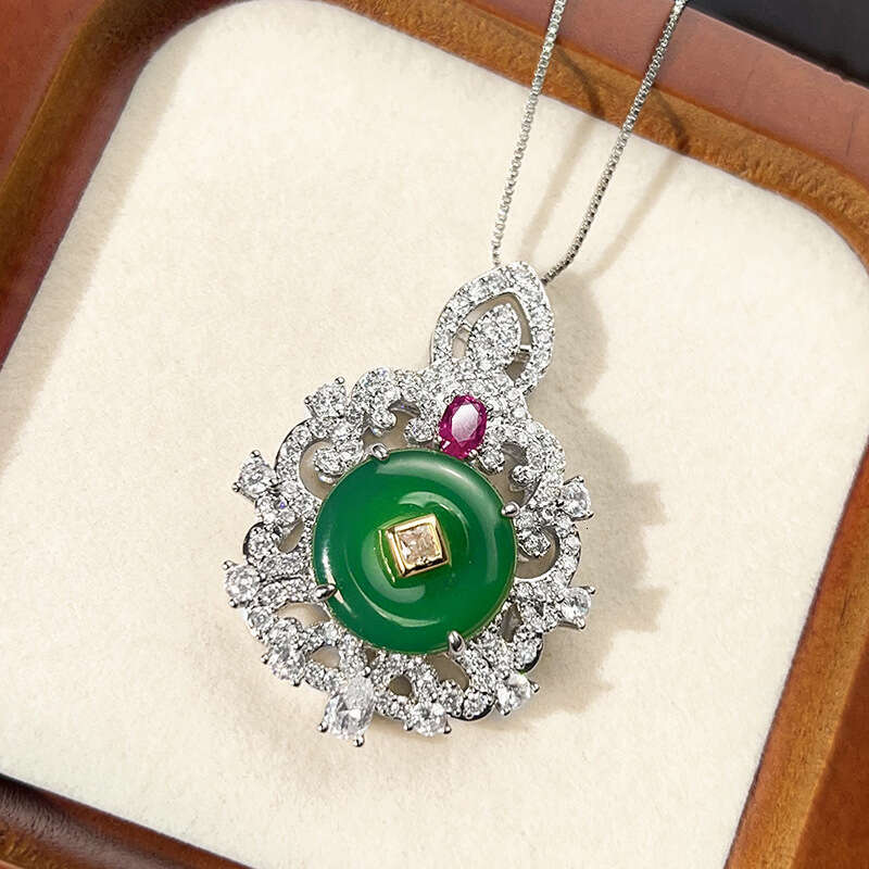 New Emperor Necklace Earring Set Jewelry Imitation Natural Green Jade Essence Charm Earrings Inlaid with Agate Safety Buckle for Women