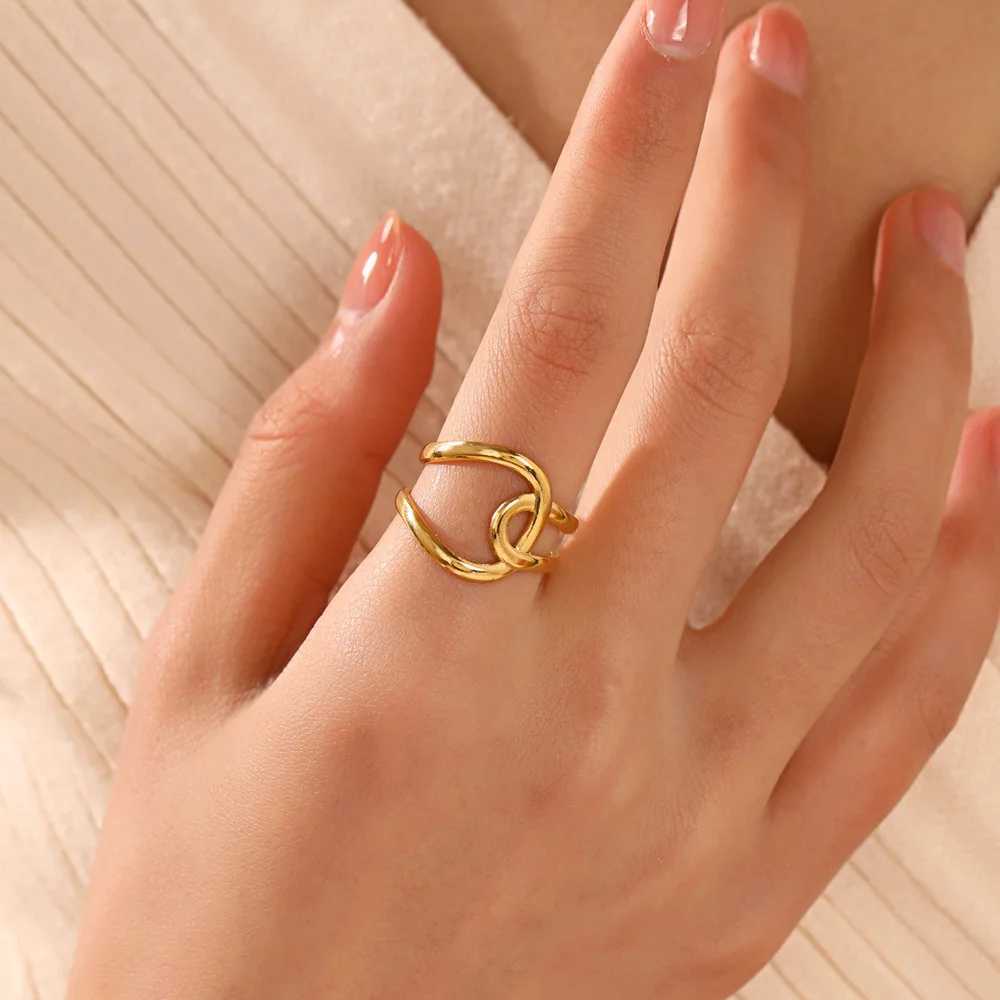 Gold Color Stainless Steel Heart Ring Women Metal Finger Hollow Ring Waterproof Jewelry Girlfriend Gift Bijoux Femme AnillosXJ250219