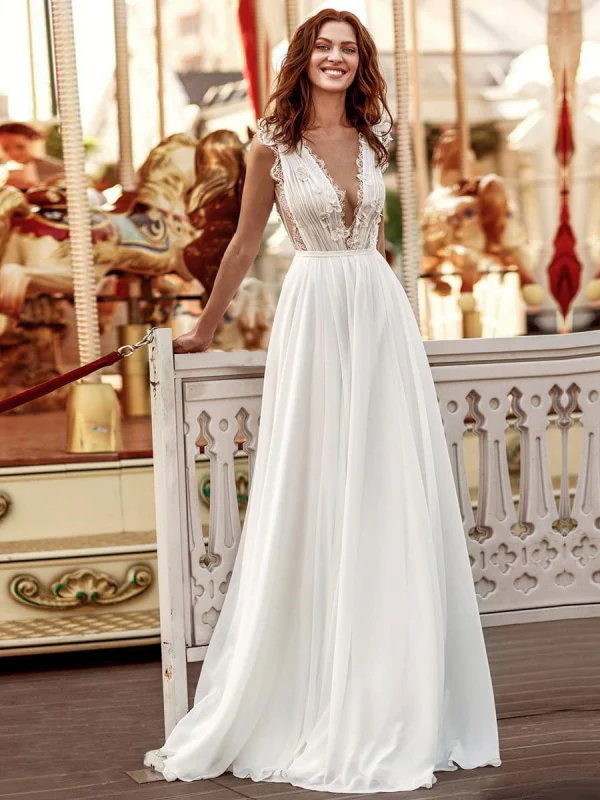 Luxury Dubai Pearls Lace Ball Gown Wedding Dresses For Bride Sexy Sleeveless Backless Straps Floor Length Wedding Gowns Beaded Appliques Garden Bridal