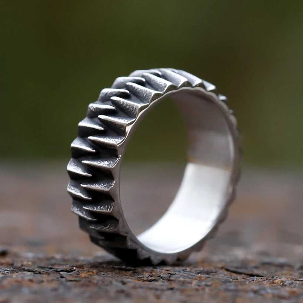 Fashion 2024 New 316L Stainless Steel Enagagement Retro gear Ring For Man Women Personality Jewelry Teenagers GiftXJ250219