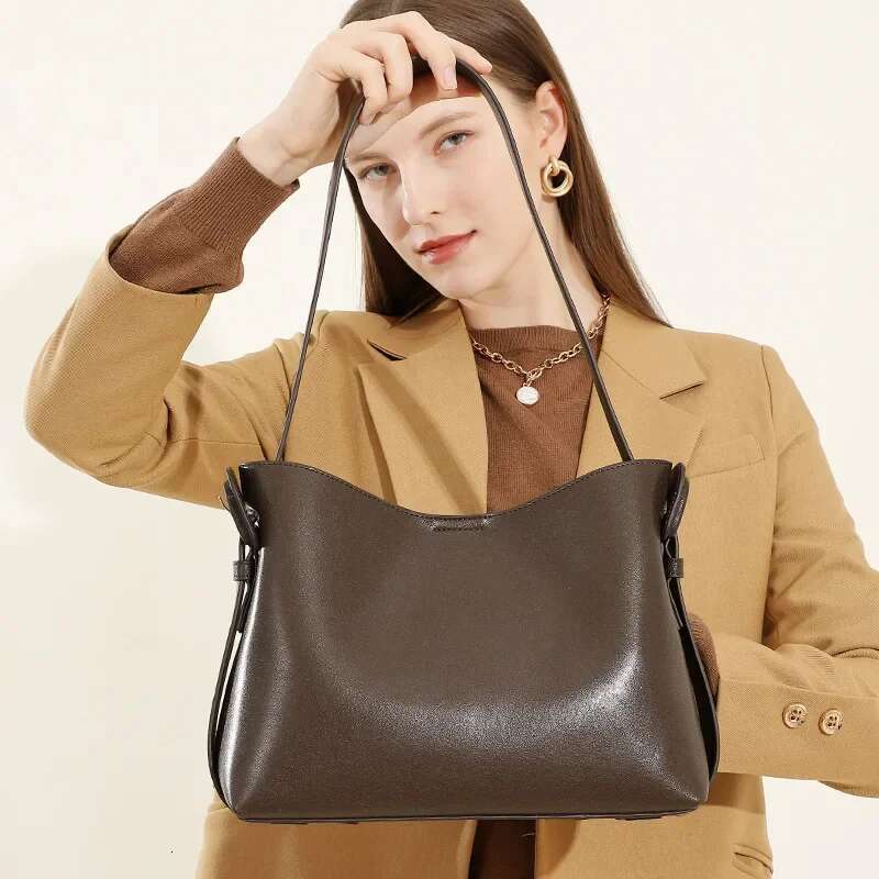 Jonlily Women Genuine Leather Shoulder Female Handbag Totes Crossbody High Capacity Commuter Bag Daybag Purse -Kg1811