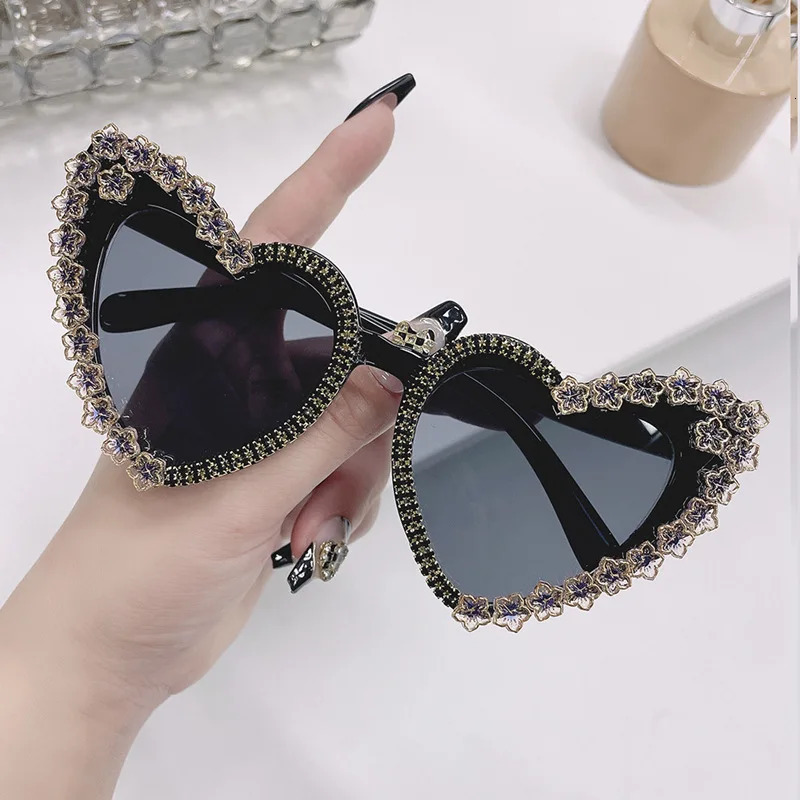 Diamond studded Love Sunglasses European and American Personalized Party Glasses Womens Stage Fashion Sunglasses 250218
