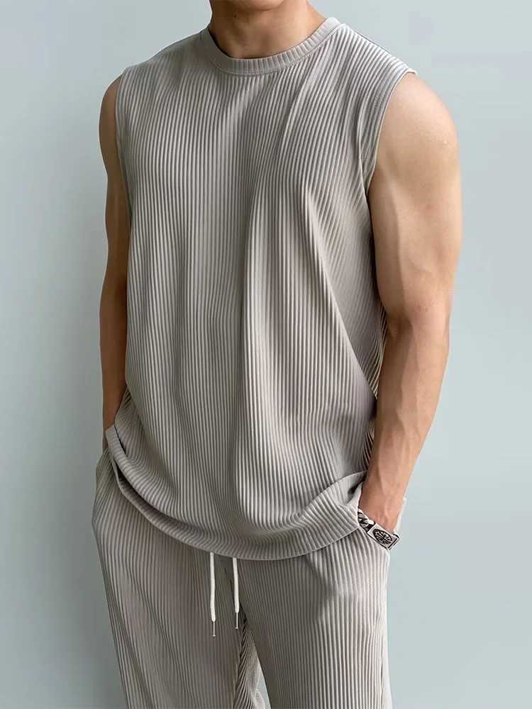 Ice Silk Mens Summer Ruffian Tracksuits Handsome Fashion Vest Sleeveless T-shirt And Pants Two Piece Set Men Elegant SuitXJ250218