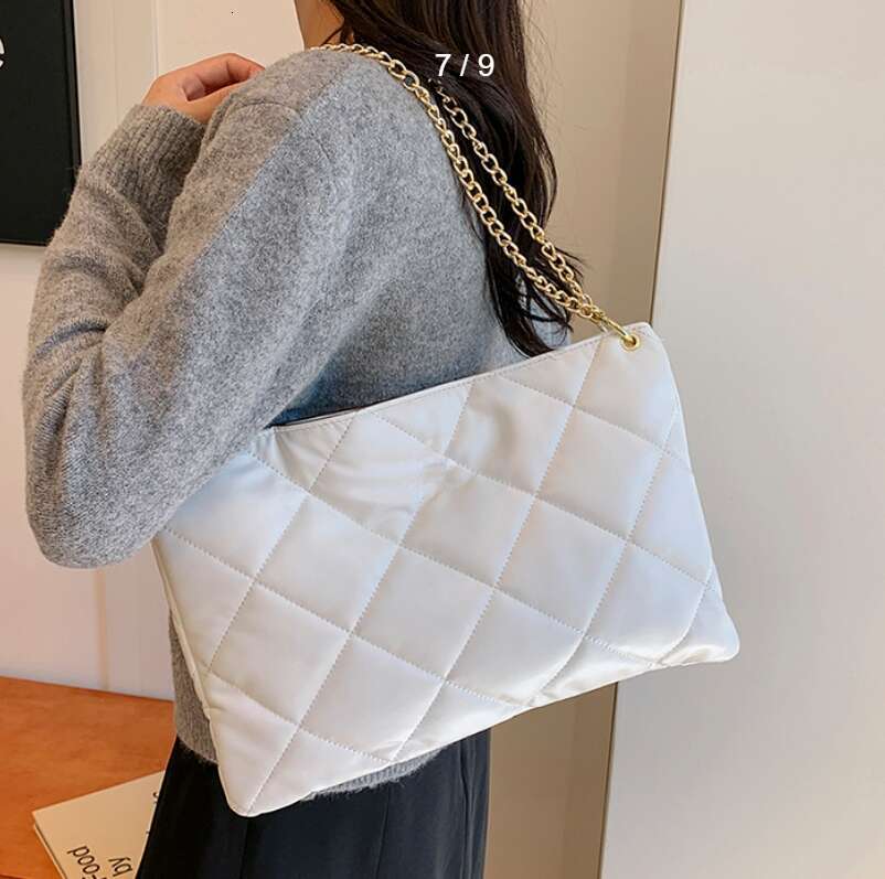 Large Capacity Dia Grid Women's New High-End Commuting Bag, Popular Wide Shoulder Strap Diagonal Cross Bags