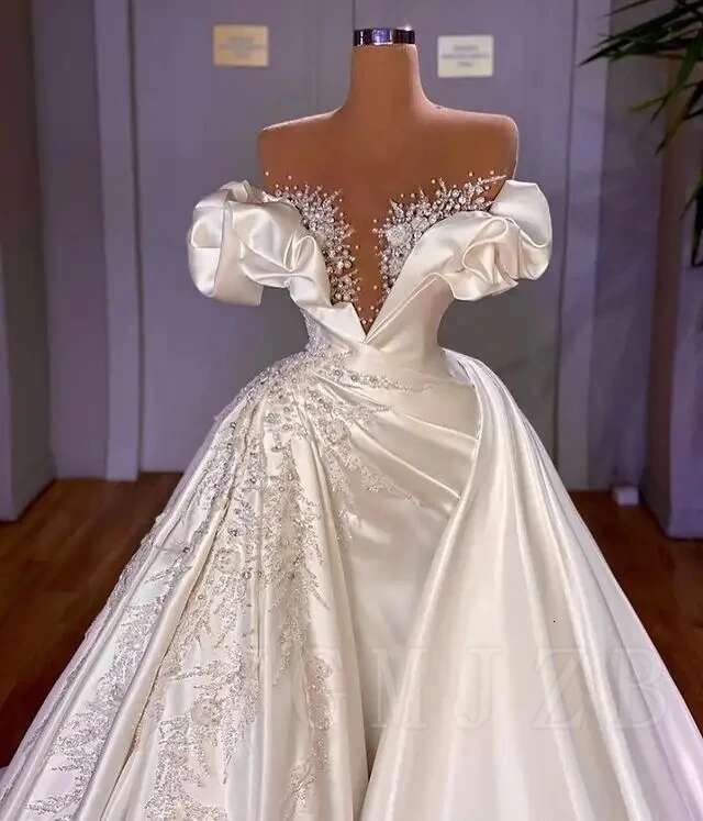 Satin Pearls Wedding Dresses Princess Puffy 2025 for Bride Beads Off Shoulder Saudi Arabia Dubai Bridal Gowns Customized