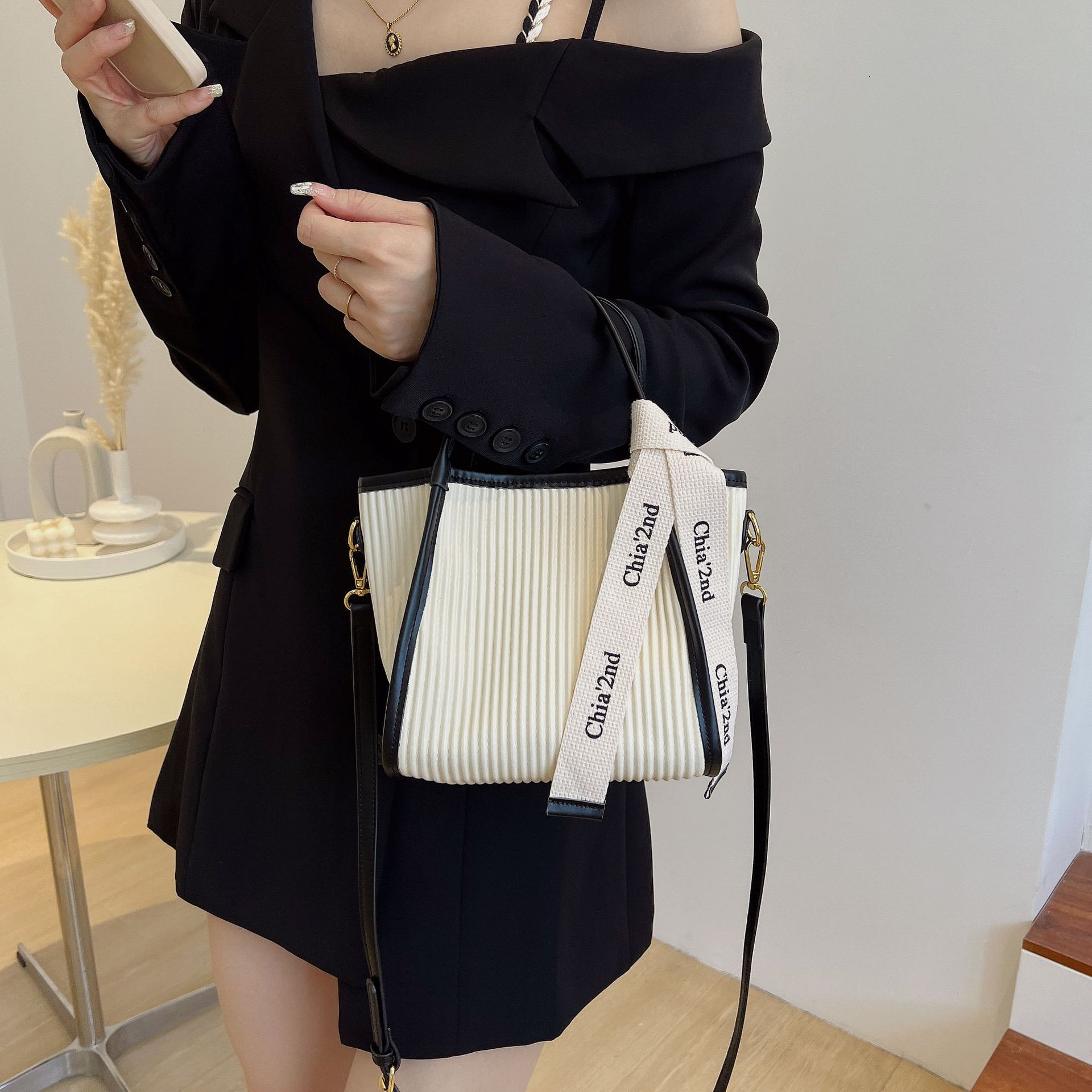 New Designer Coffee Handbag Light Luxury Handbag Outdoor Shoulder Bag Crossbody Bag Wallet Card Bag Large Capacity Shopping Bag