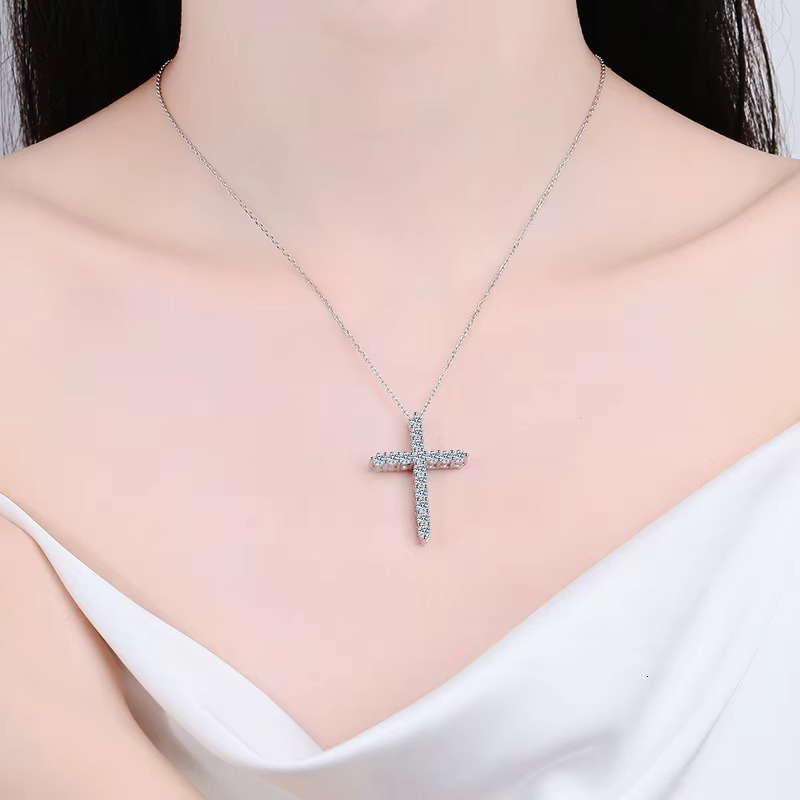 Fashion European and American Cross D Color Moissanite Pendant S Sterg Sier Necklace Unisex