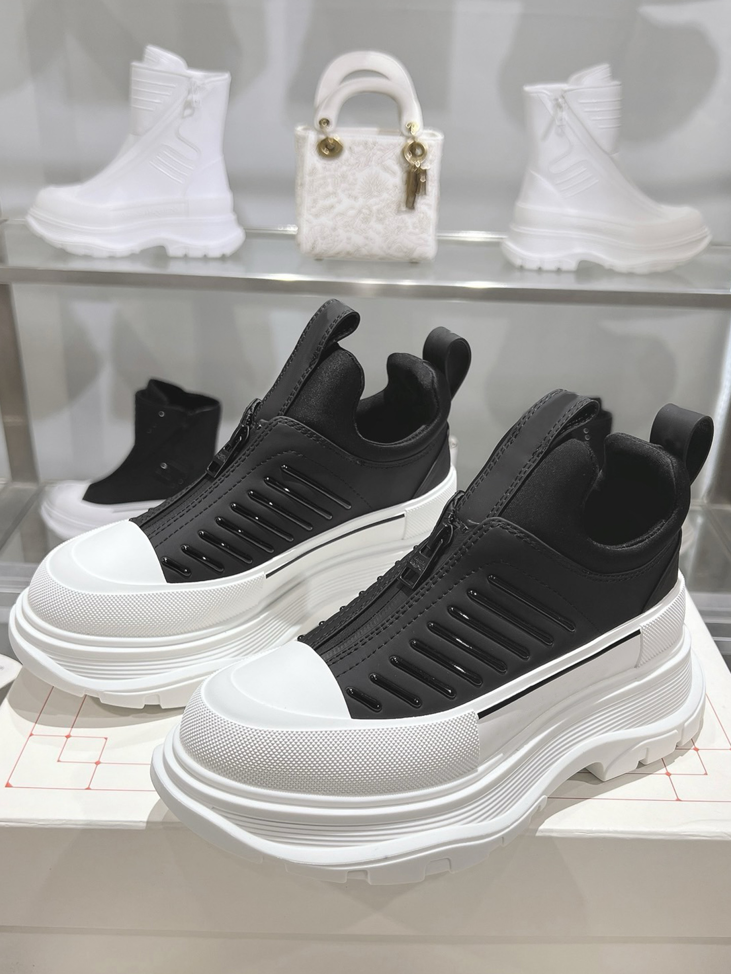 Top version celebrity couple sports shoes womens high top casual shoes flexion series retro style anti slip TPU sole elevator shoes Zipper shoes