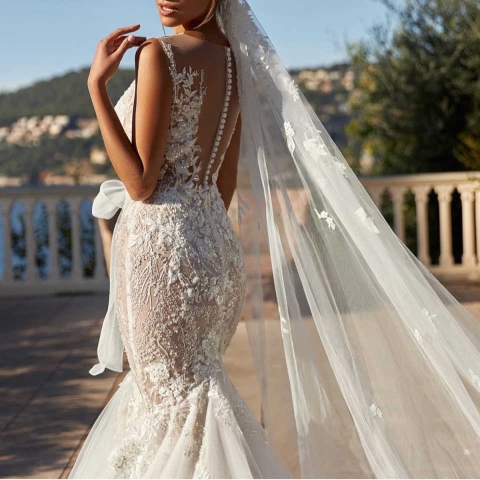 Elegant Mermaid Wedding Dress Sheer Neck Sleeveless Bridal Gowns Appliques Sequins Sweep Train Dresses Custom Made vestidos de novia
