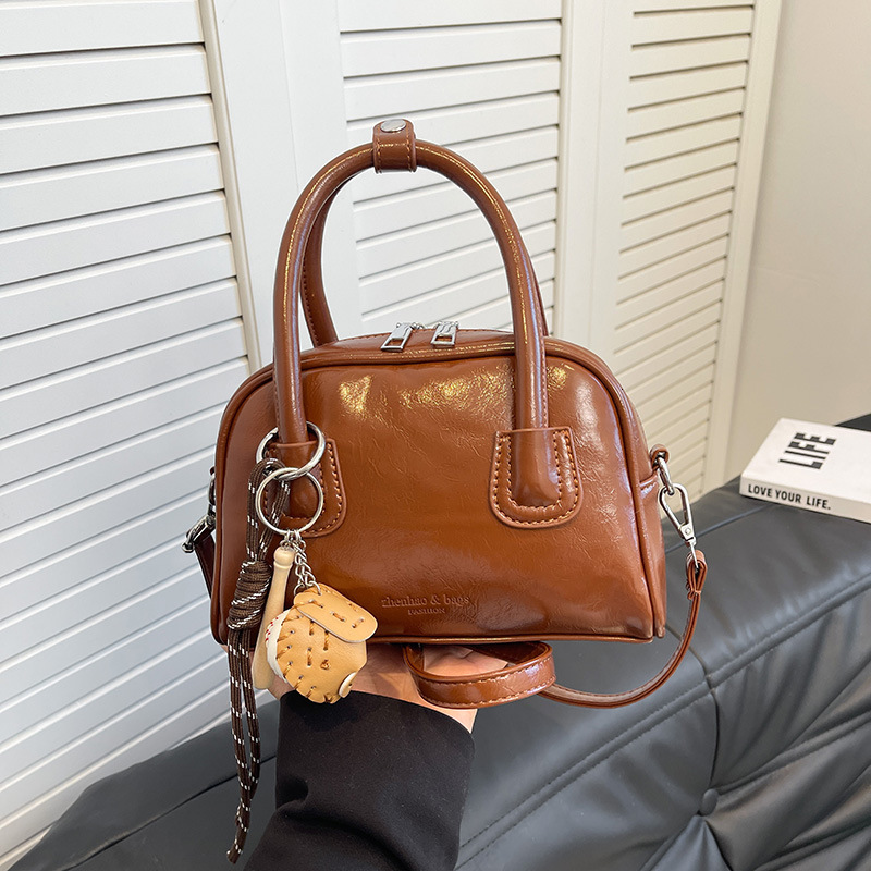 2025 New Fashion Korean Handbag Autumn/Winter Edition Underarm Shoulder Bowling Commuter Versatile Size Bag #swissmilitary