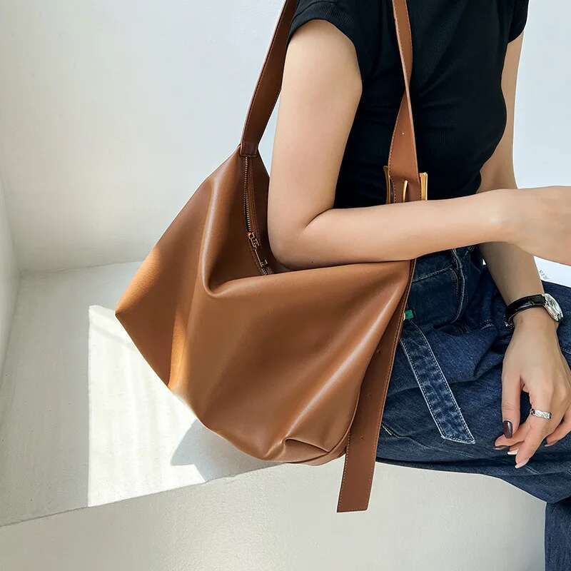 Brand Women's Shoulder Soft Leather Urious Tote Bag Large Capacity Top Layer Cowhide 2024 Women Diagonal Cross Handbag