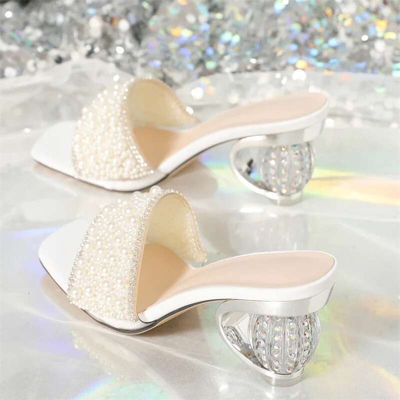 Street Style PVC Transparent Pearl Women Slippers Fashion Open Toe Crystal Dia Round Heels Female Shoes