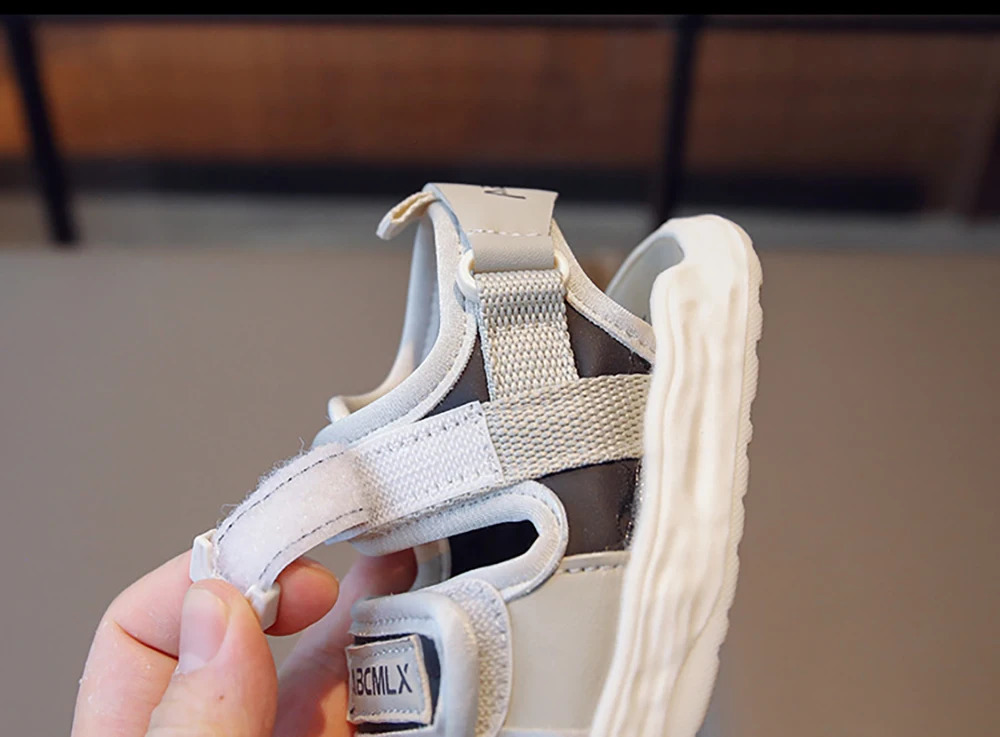 Boys Korean style sports sandals with anti slip soft soles summer childrens shoes beach sandals 250219