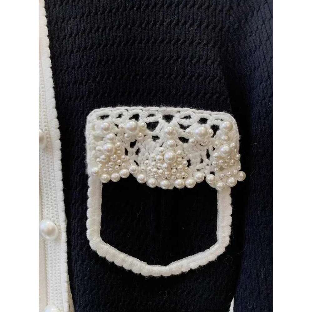 2025 Color Collision Heavy Industry Nail Bead Small Fragrant Style Knitted Cardigan Early Spring Sense Niche Slim Fit