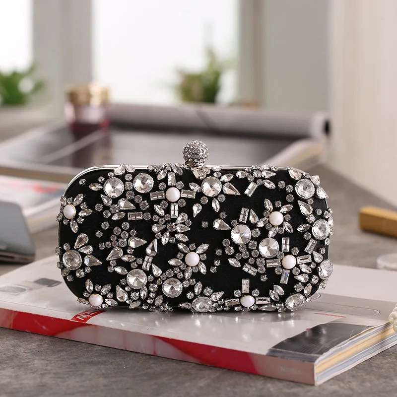 Womens Evening Clutch Bag Party Purse y Wedding Clutches For Bridal Exquisite Crystal Ladies Handbag Apricot Silver Wallet 250218