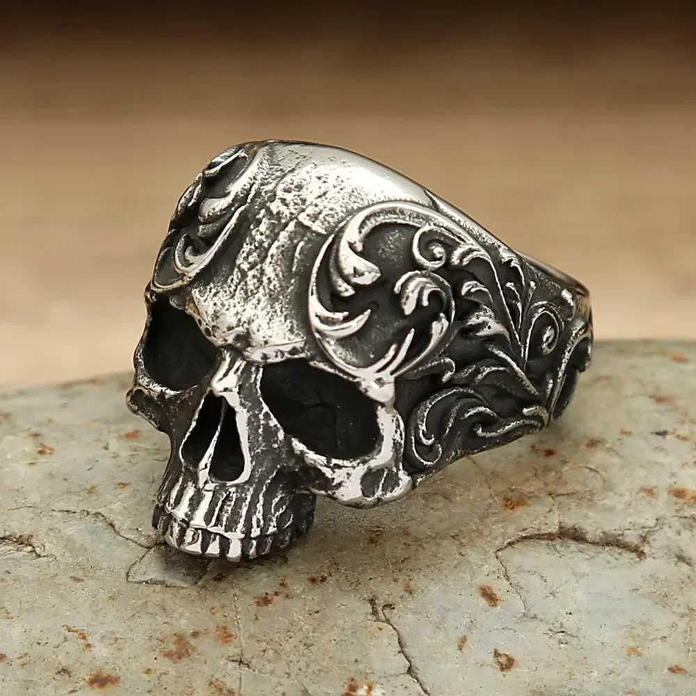 New Stylish and Minimalist Mens Vintage Skull Ring Gothic Biker Rings for Men Women Punk Motorcycle Band Jewelry Gift WholesaleXJ250219