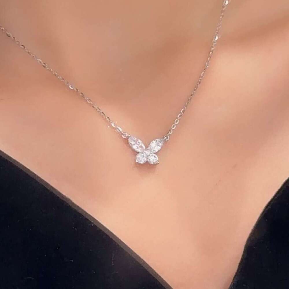 Butterfly sterg sier necklace, light , high-end feeg, lucky clover zircon collarbone chain, heart pendant