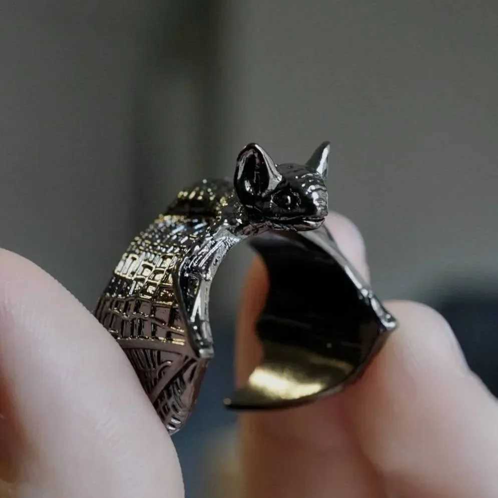 Halloween Vintage Bat Design Wing Rings for Women Men Adjustable Opening Punk Rings Party Cosplay Jewelry GiftsXJ250219