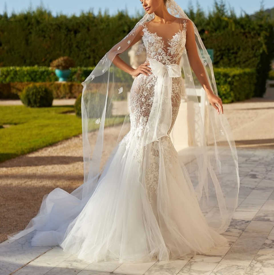 Elegant Mermaid Wedding Dress Sheer Neck Sleeveless Bridal Gowns Appliques Sequins Sweep Train Dresses Custom Made vestidos de novia