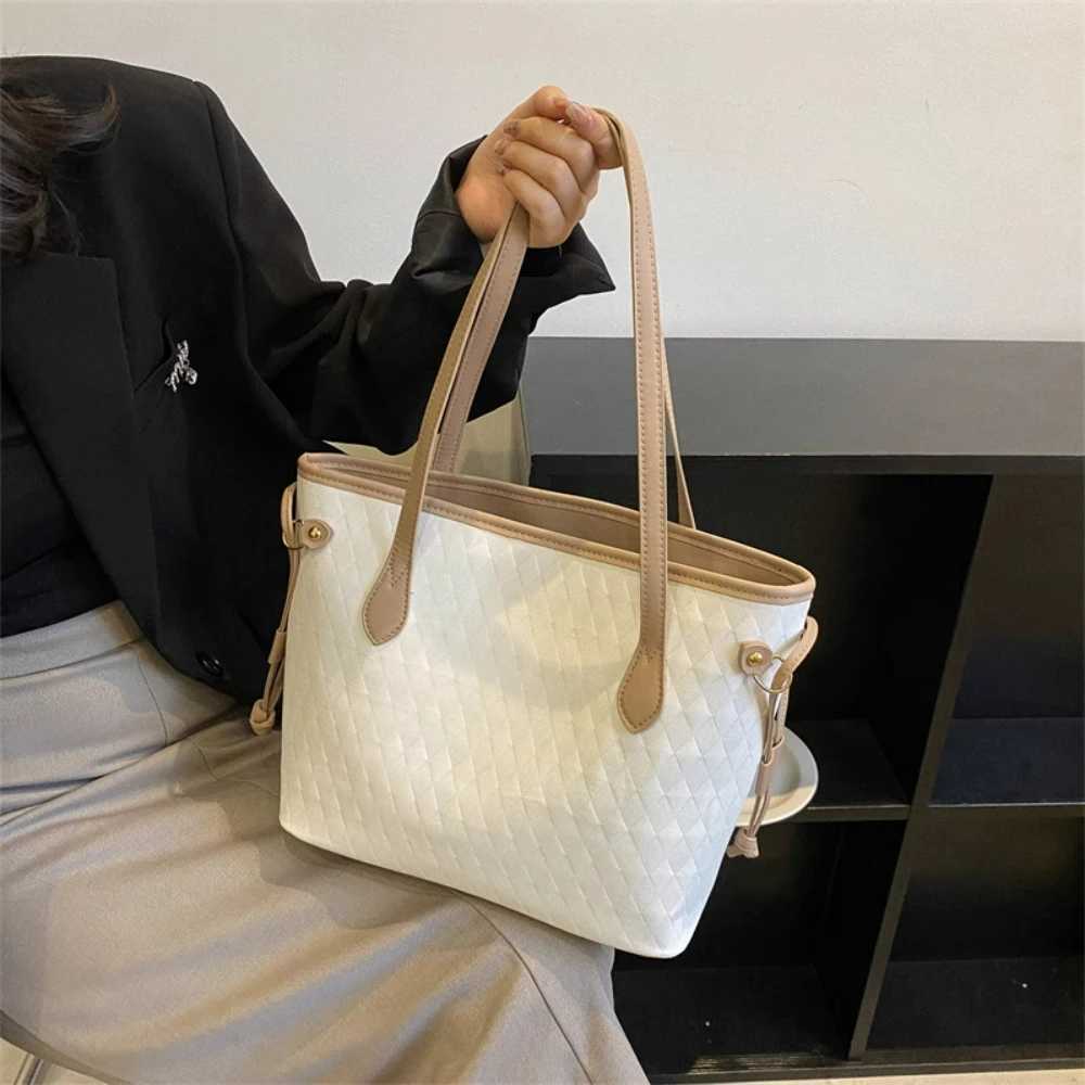 2024 New High End Fashion Versatile Class Commuter Bag Single Shoulder Underarm Large Capacity Bag Womens BagC250218