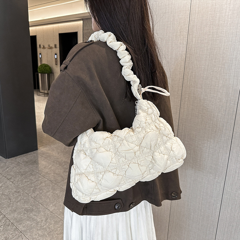 New Korean version CAHMLO pleated 2025 Thai fashion niche cloud casual versatile shoulder bag #swissmilitary