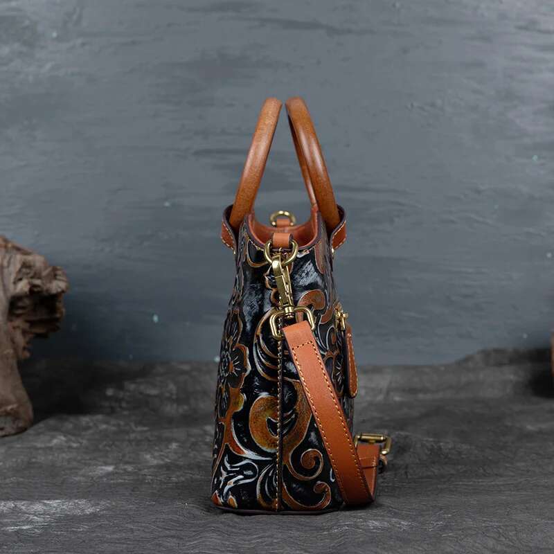 Small Women Shoulder Bag 2024 New Vintage Handmade Emed Handbag Female Genuine Leather Handbags Ladies Purse