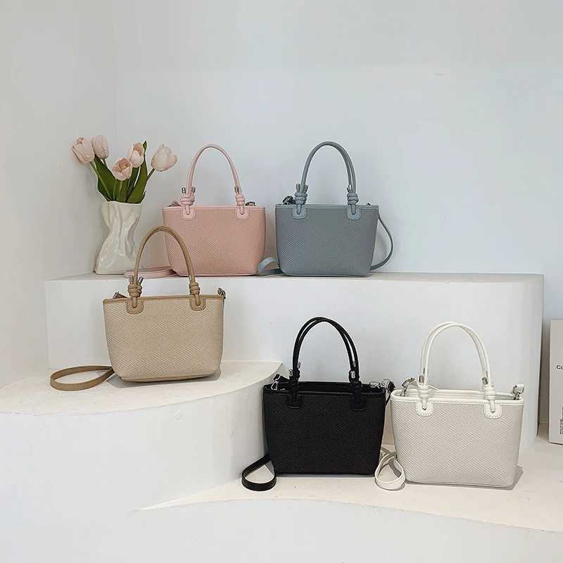 Trend PU Zipper Solid Color Crossbody Bags 2025 Spring New Simple Versatile Single Sewing Thread Womens Shoulder Bags Y250218