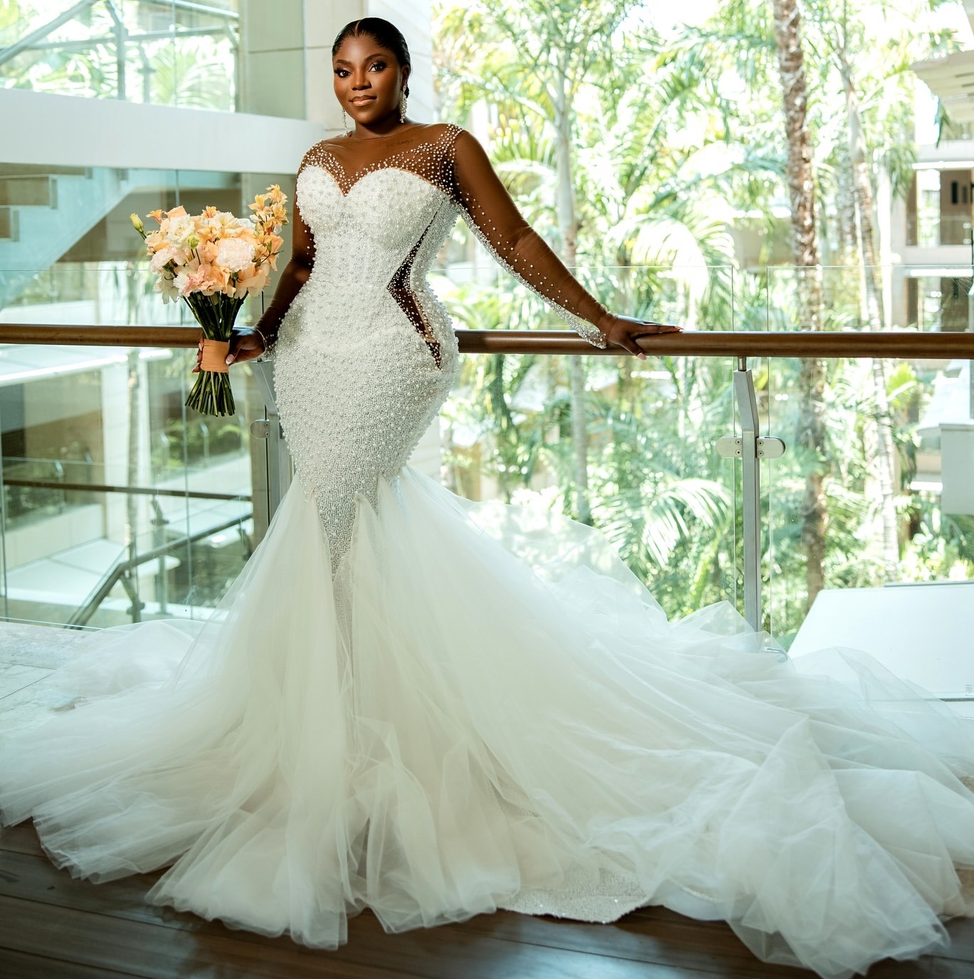2025 Arabic Aso Ebi Plus Size Ivory Wedding Dress Pearls Beaded Full Sleeves Sheer Neck Tulle Bridal Gowns Dresses ZJ566