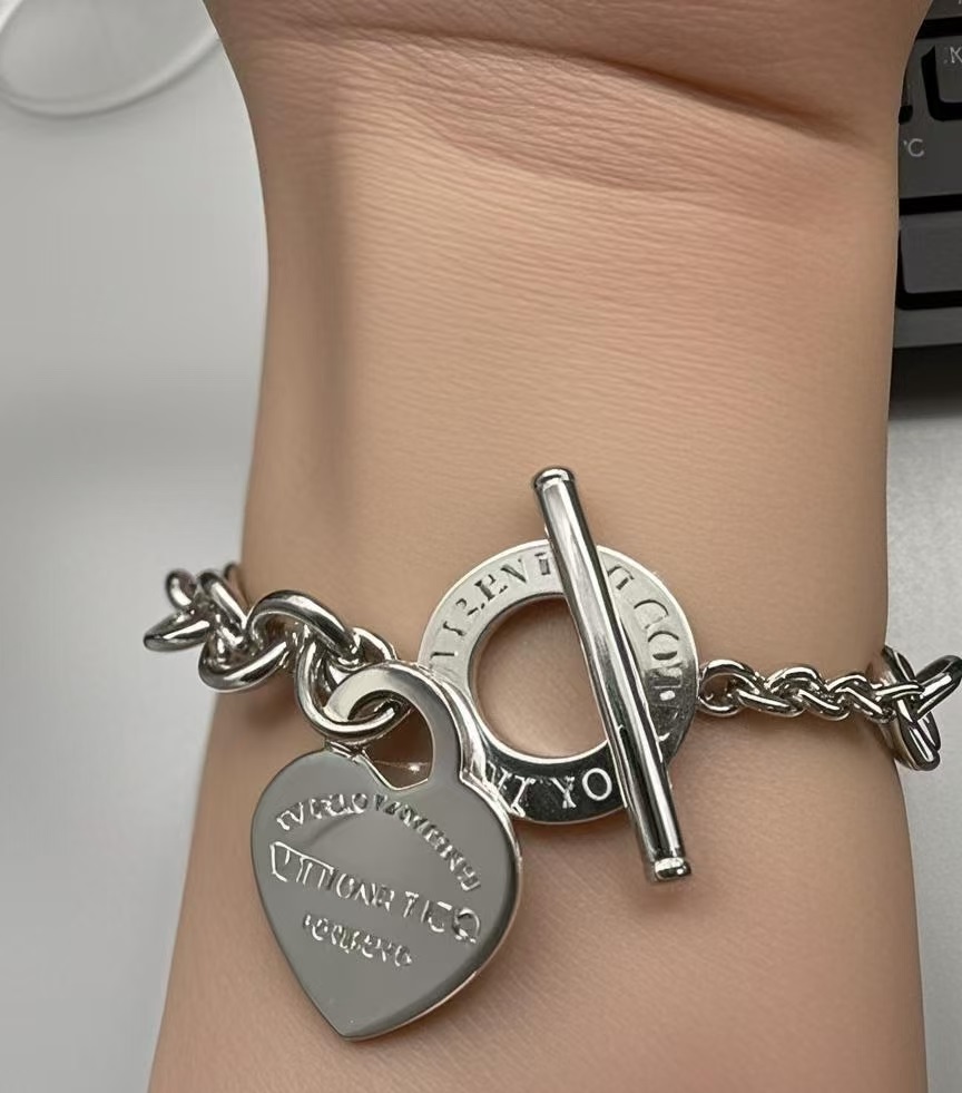 Designer Jewelry charming Gold-Plated Stainless Steel Fashion heart shape Bracelet for Her and Him Timeless Fashion Jewelry Luxury brand bracelet Girl Birthday