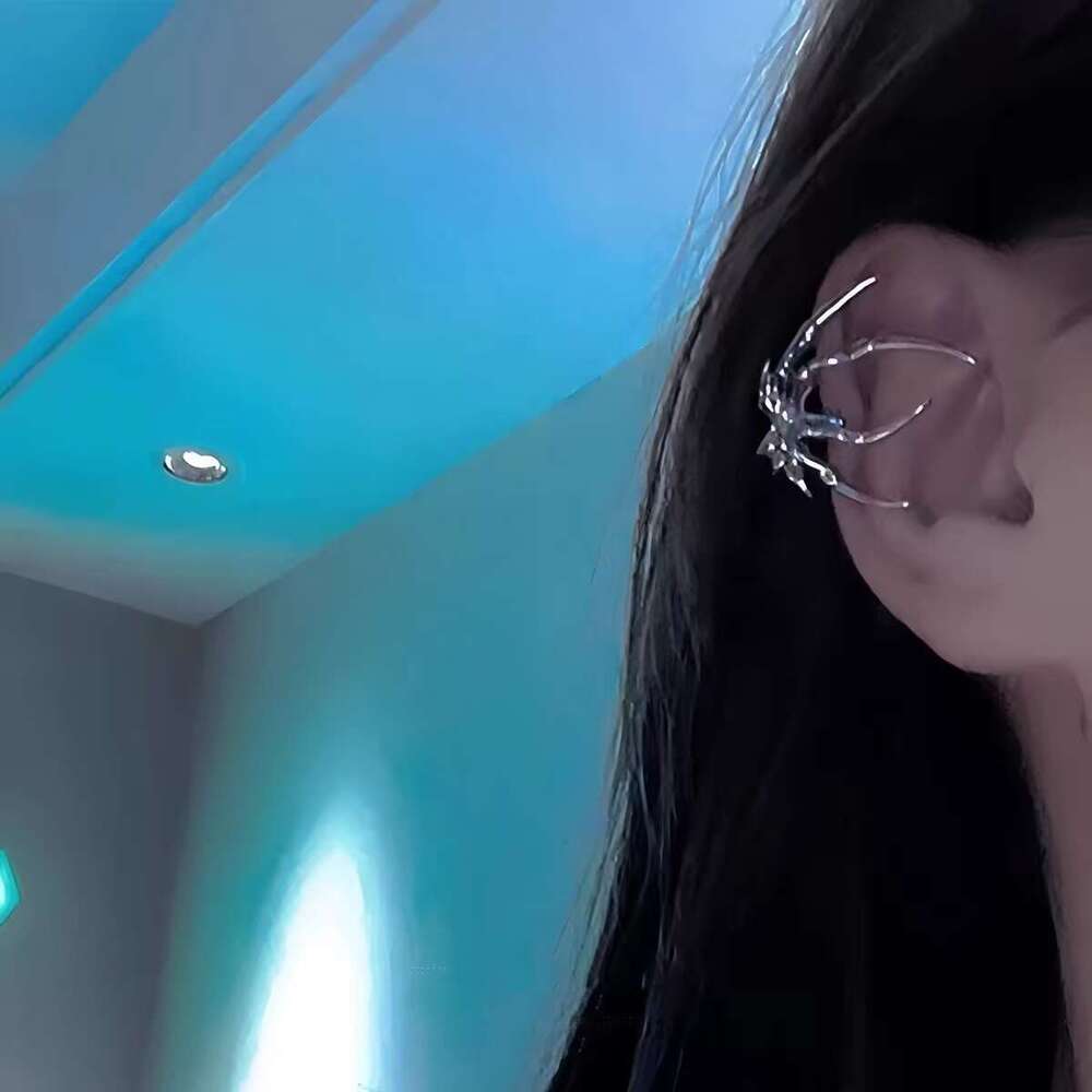 Spider bone clip without hole y2k spicy girl subculture niche punk hip-hop male and female earrings ear accessories