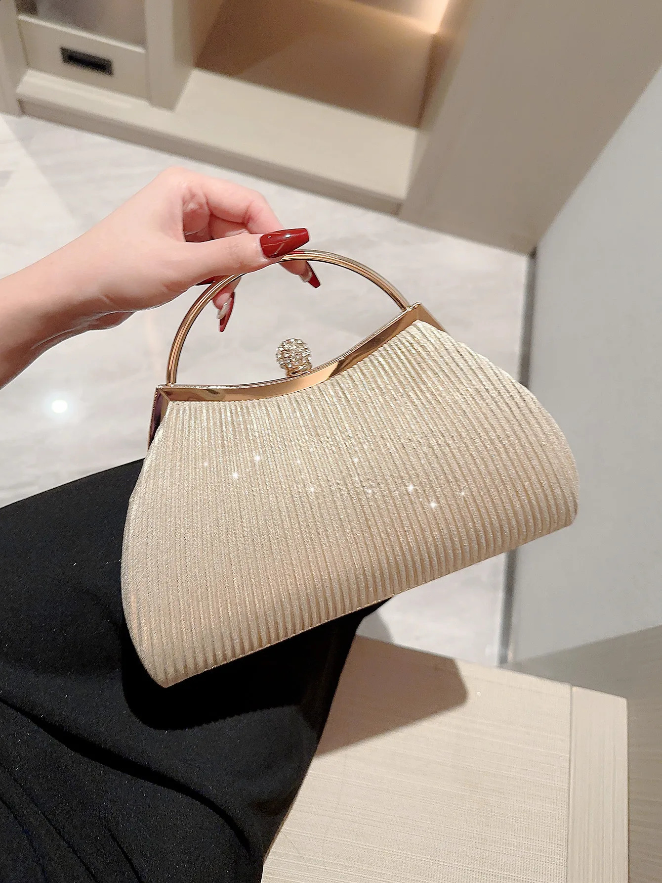 Womens classic pleated n shiny handheld evening bag with rhinestone decoration dress party prom dr 250528