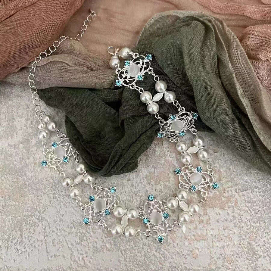 Spicy Girl Y2K Sweet Cool Crystal Pearl Necklace, Small and Design, High Grade Choker Neckchain, Collar Chain, Female