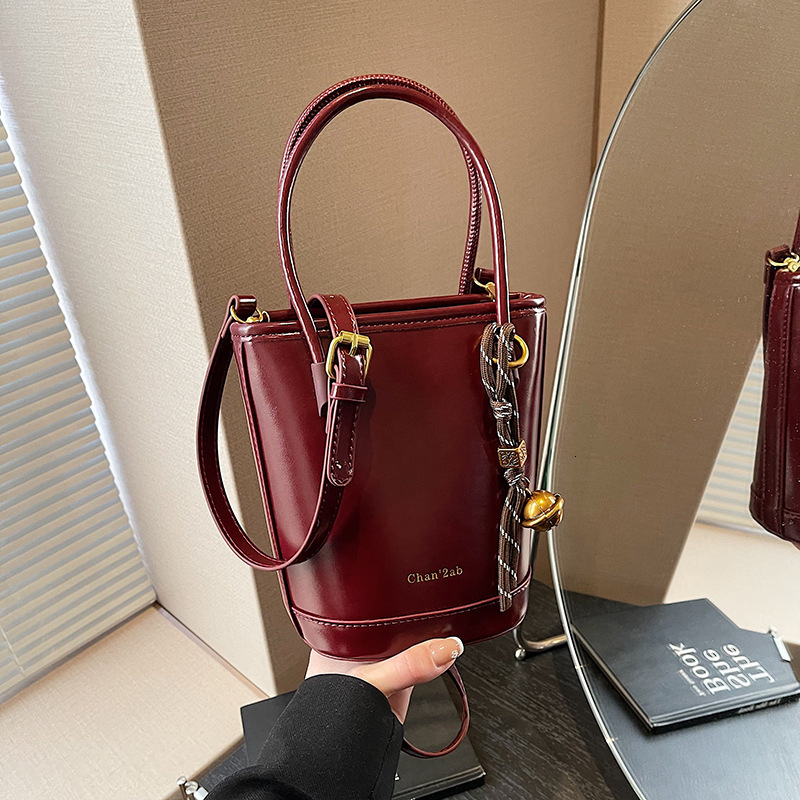 Simple handbag for women in spring 2025, new Korean version bucket bag, versatile and fashionable single shoulder crossbody bag #swissmilitary