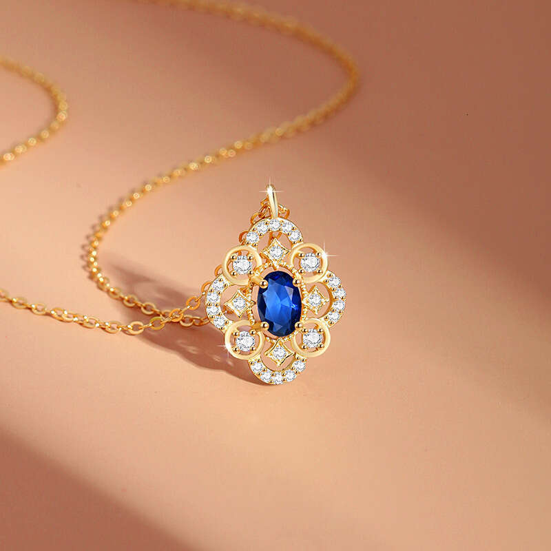 Four leaf clover pure sier necklace for women's niche design, light , blue zircon wer collarbone chain, ins love pendant