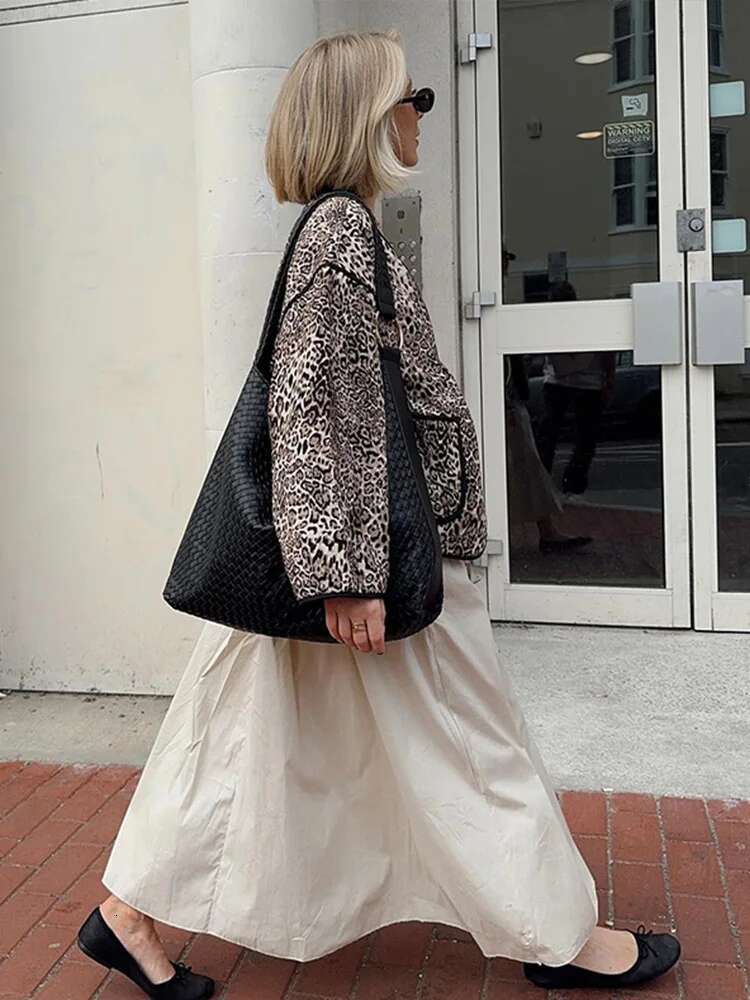 Leopard Print Women's Woolen Coat Fashion Loose O-Neck Long Sleeve Button Jackets Vintage Thick Outerwear 2025 Lady Office Coats