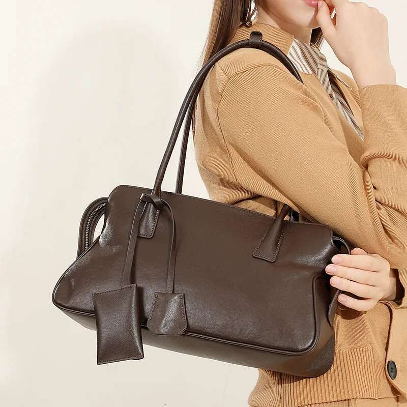 2025 New High Quality Vegetable Tanned Leather Handbag Horizontal Square Large Capacity Pillow Type Single Shoulder Women's Bag