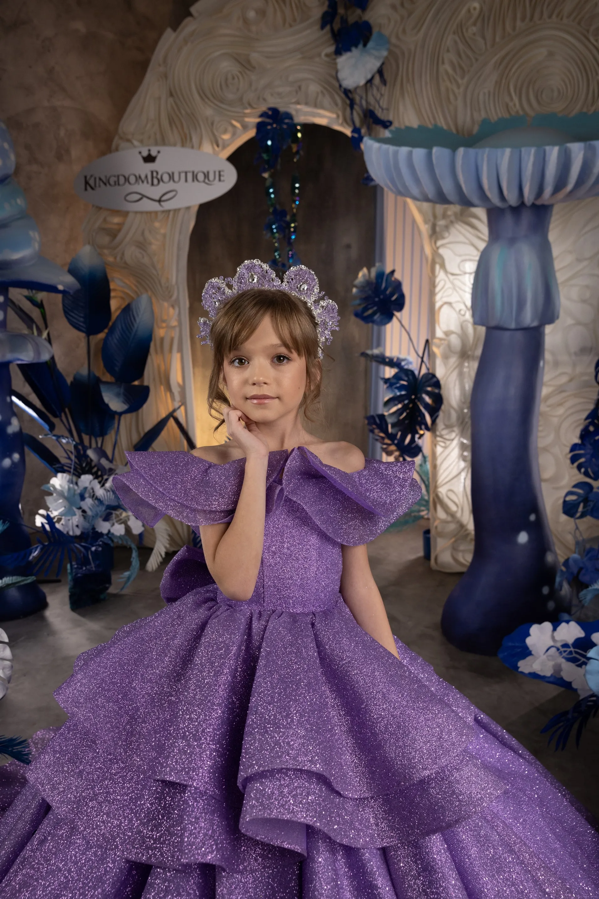 2025 Sparkly Purple Girl's Pageant Dresses Off Shoulder Ruffles Flower Girls Dress Long Kids First Communion Dress Tiered Glitter Sequins A Line 