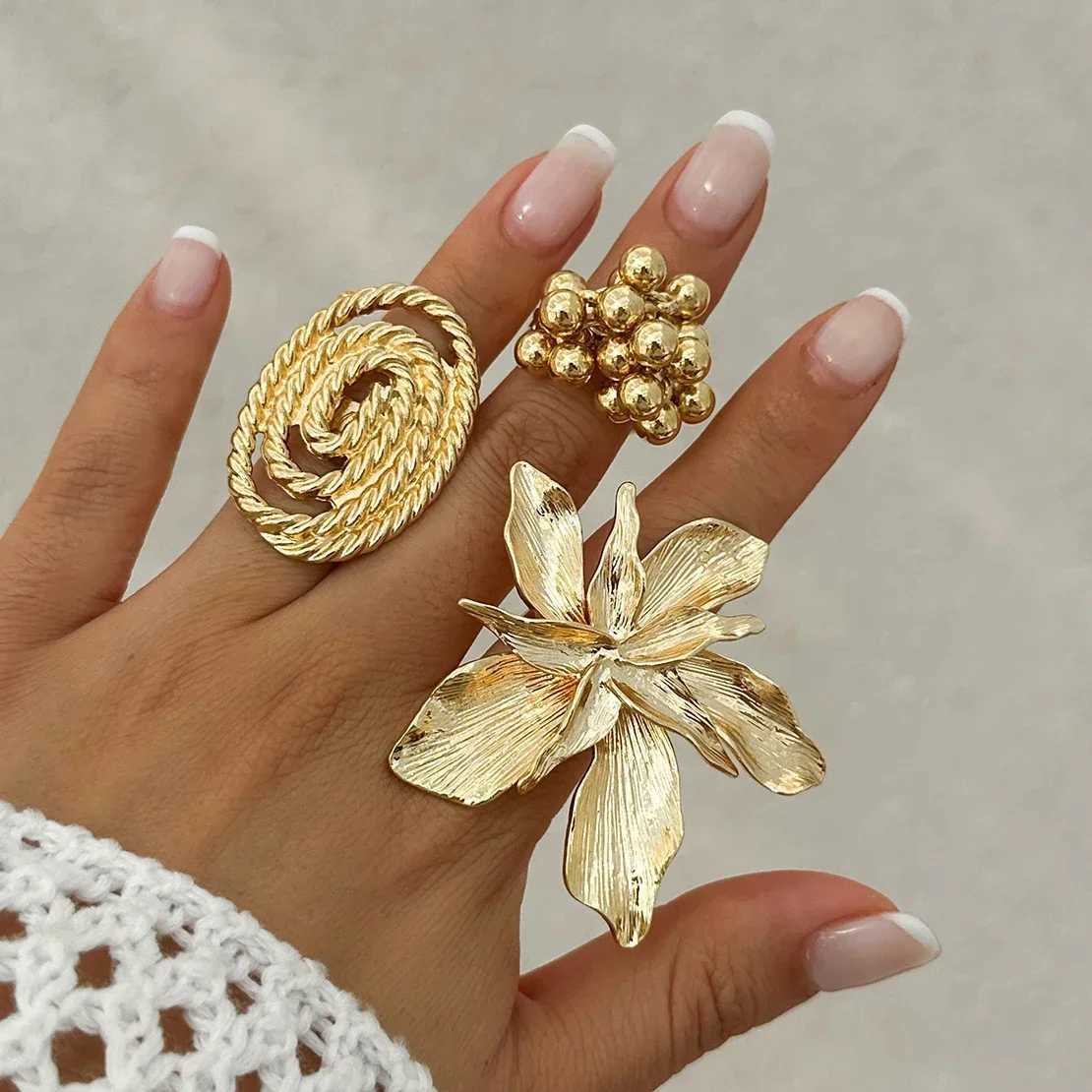 Unique Exaggerated Large Petal Flower Rings for Women Vintage Geometric Adjustable Finger Ring Grunge Jewelry SteampunkXJ250219
