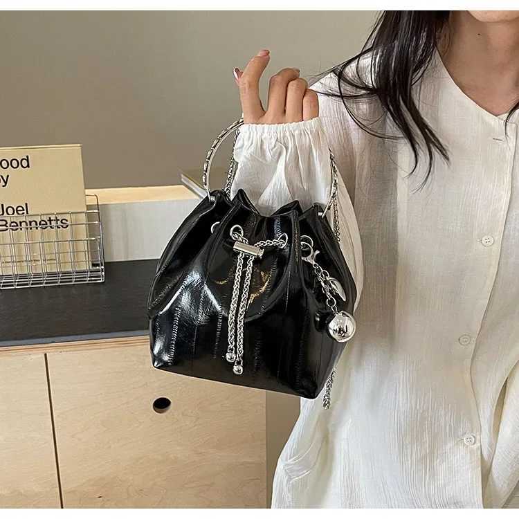 2024 Fashionable Silver Bucket Bag for Women Luxury Chain Handbag Ladies Purse Simple Girls Evening Bags Designer Shoulder Bag Y250218