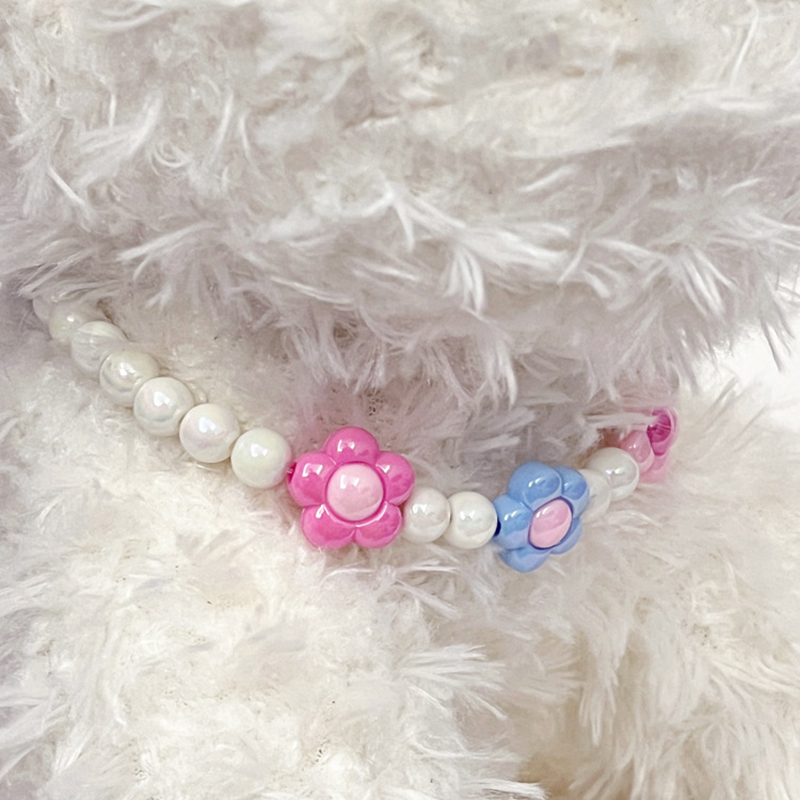 Fashion Pearl Dog Necklace with 3 Two-color Flower Decorations, Exquisite Cat Dog Neck Decoration Necklace for Small Medium Dogs Chihuahua Pet Necklac