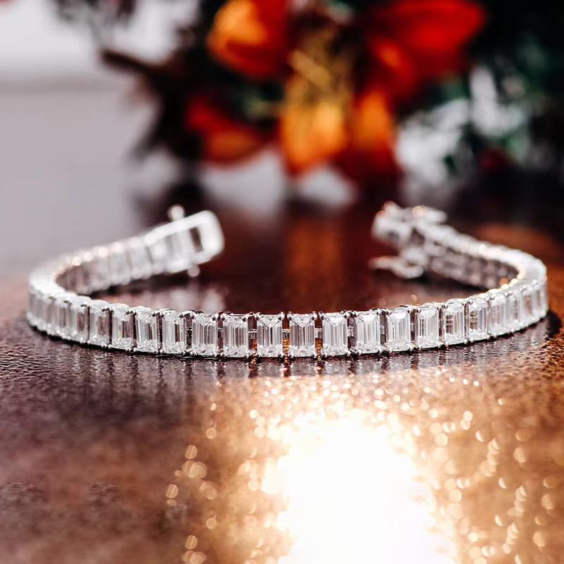 Trendy Emerald Cut Moissanite Sier 10k 14k White Gold Tennis Bracelet Chain the Best Gift to Women Mother